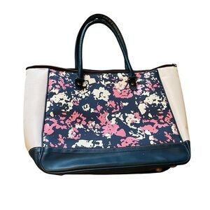 Callaway Large Ladies Tote Bag NWT-Zipper top Closure-3 Internal Pockets-Key Fob